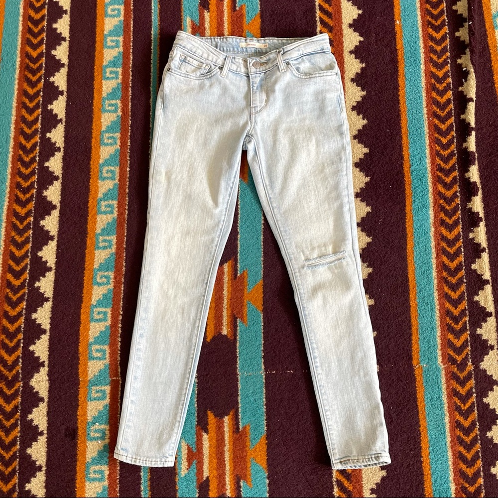 LAST CALL•CLOSET CLOSING • Levi’s • 711 Skinny Jeans • light wash